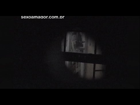 ❤️ Blondie word in die geheim video-opgeneem deur 'n buurtvoyeur wat agter hol bakstene versteek is ❤️ Gehalte-seks by ons af.hdporn24.ru ❌️